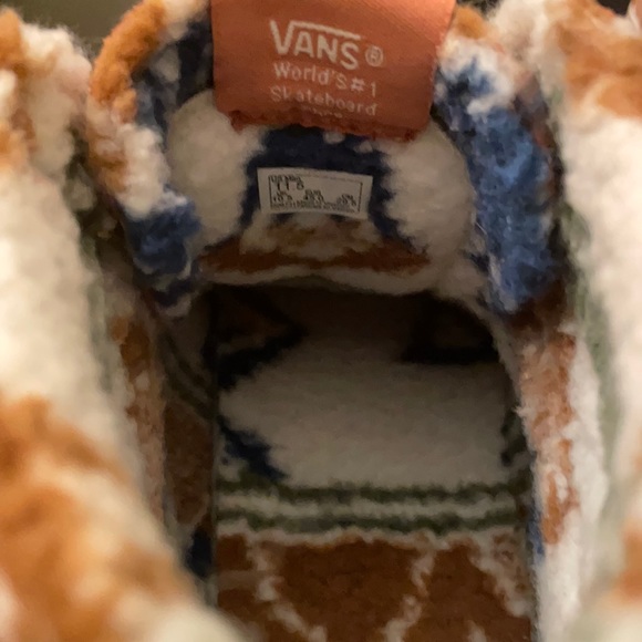 Sk8-Hi Suede Faux Shearling Sneaker - Picture 5 of 7